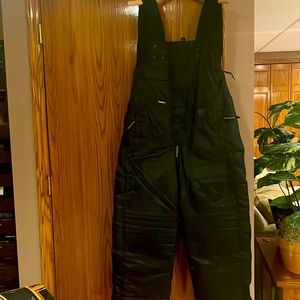 **Snowmobile Bib-pants. Excellent condition-worn twice -Brand-Cloudwave